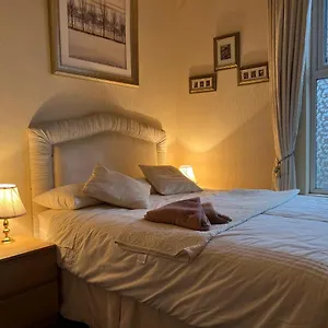 Cosy Town House Privatunterkunft