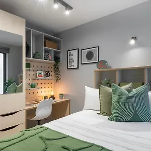 Student Only And Private Ensuites At Alma Place In Apartment