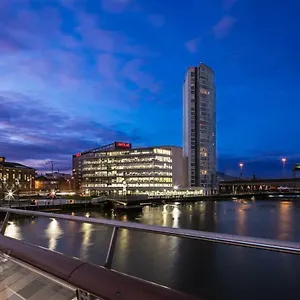 Luxury 2 Bedroom In Prime City Location Belfast